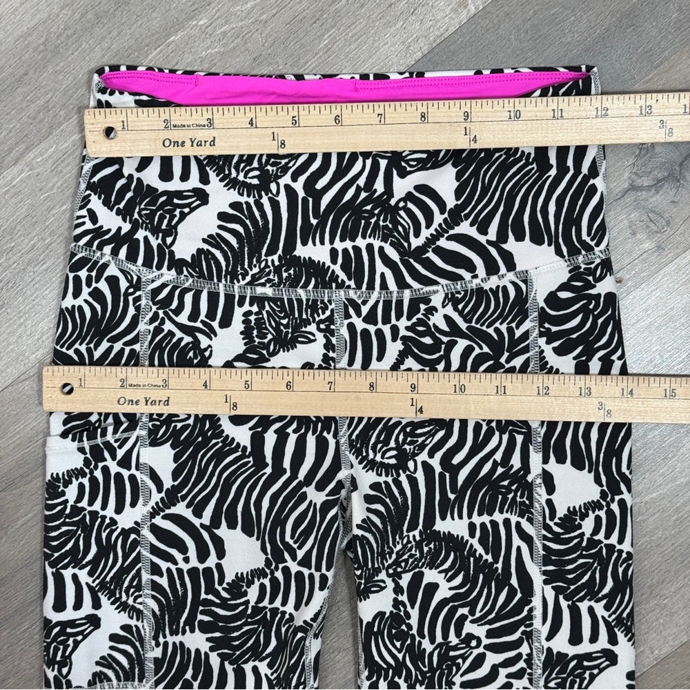 Lilly Pulitzer Lexletic Weekender Crop Midi Leggings Zebras Print XS - Picture 10 of 13
